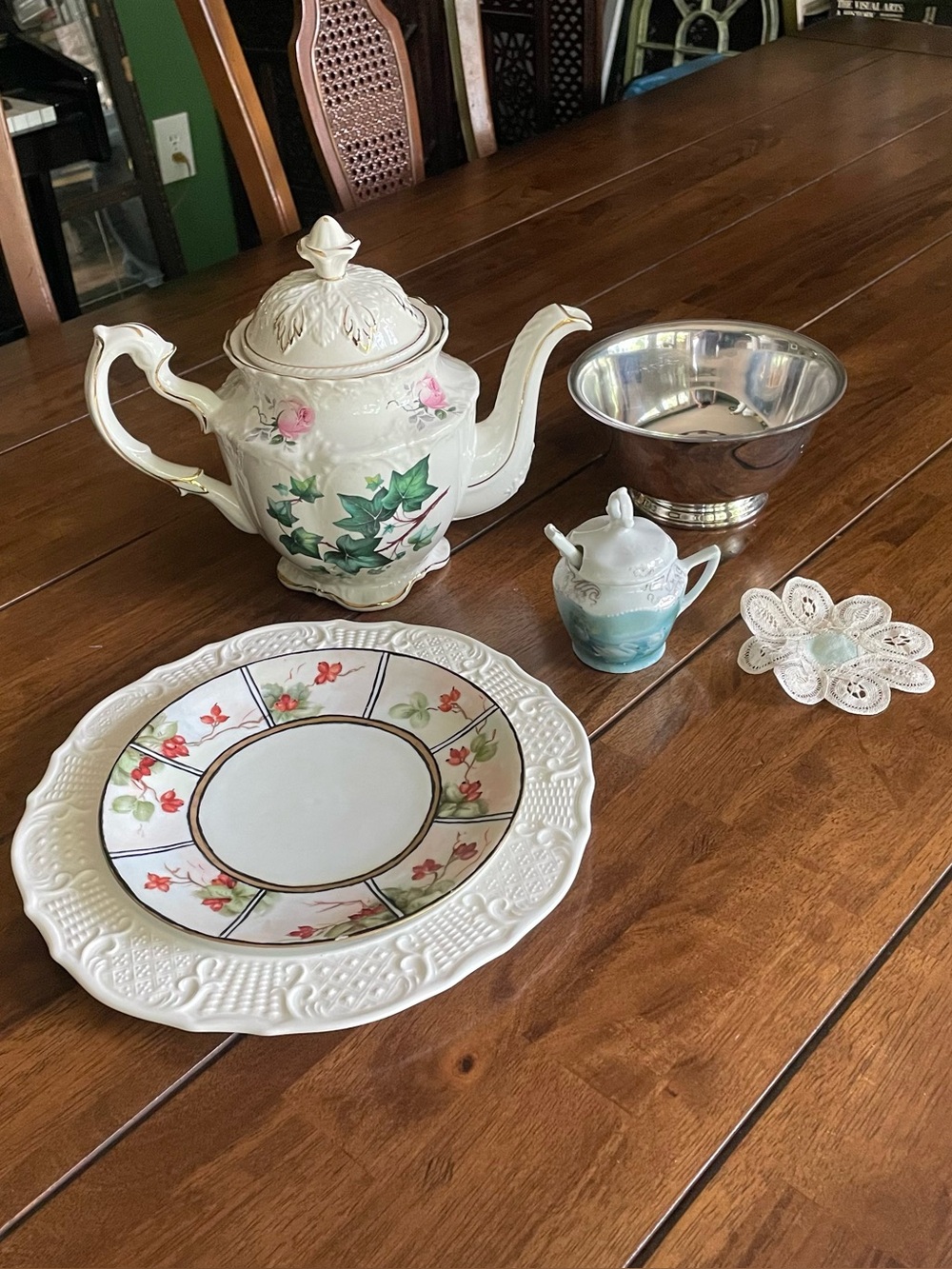 🫖 Vintage Cottagecore Tea Party Bundle – Teapot, Plates, Bowl, & Accessories Lot